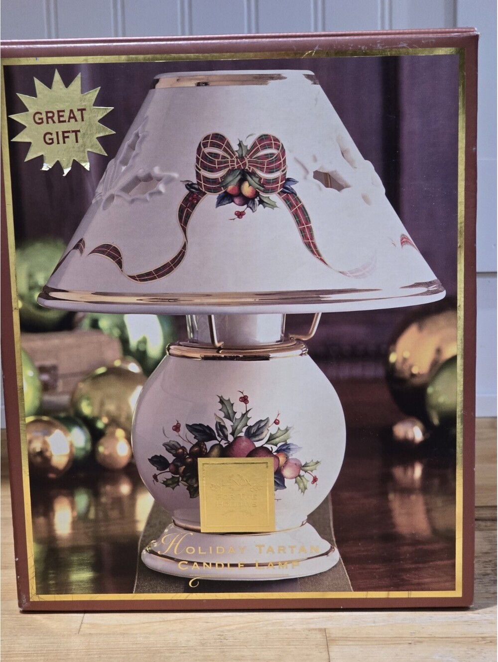 Lenox  Holiday Tartan Candle Lamp Holly Berry Motive W/ Original Box.